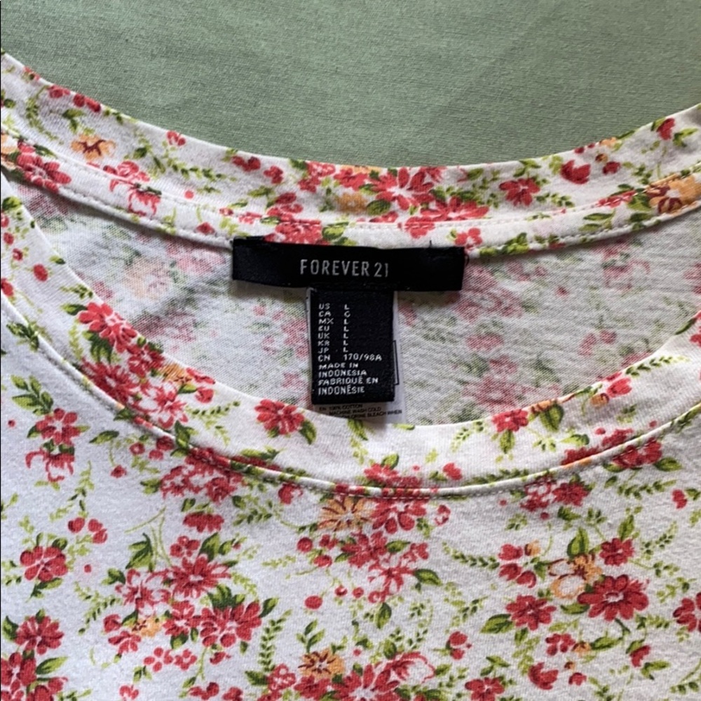 Floral tank - Picture 2 of 3
